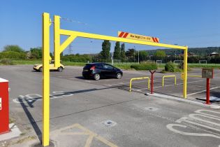 Height Restrictor with Low-Level Locking
(Width 3 to 6 Mtrs & Height 1.9 to 2.3 Mtrs)
