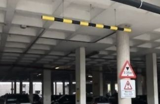 Height Warning Restriction Bar: 2 to 6 Metres
