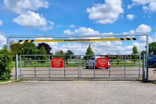 Fixed Height Restriction Barrier:
Width: 3-10 Metres, Height: 1.9-2.3 Metres
Galvanized, Powder Coated, Bolt-Down/Concrete Fix